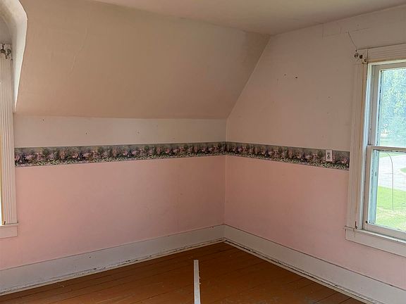 2nd image of 701 E Main Ave