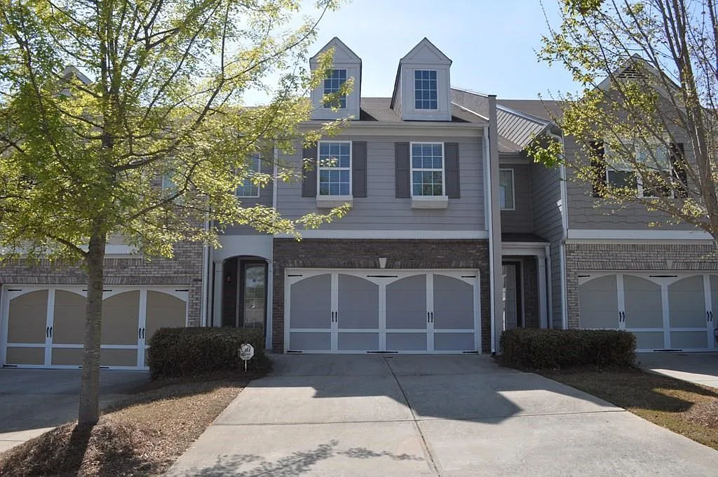 2 bed, 2.5 bath, 2028 sqft, $1,990 — Photo 1