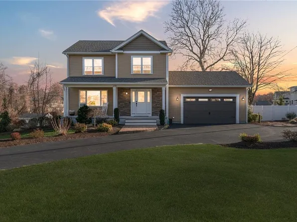 270 Olney Arnold Rd, Cranston, RI 02921
