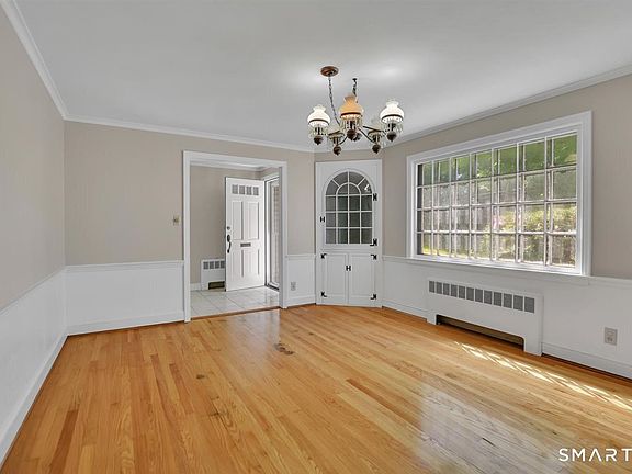 5th image of 466 Blake Road