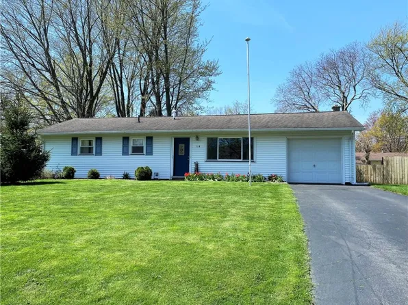 14 Brockview Dr, Brockport, NY 14420