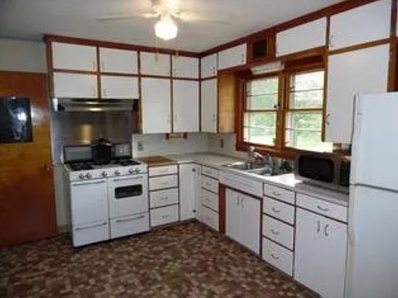 4th image of 3954 S Everett Ave #1
