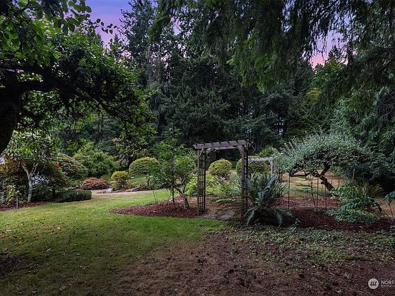 3rd image of 12877 & 12861 Manzanita Road NE