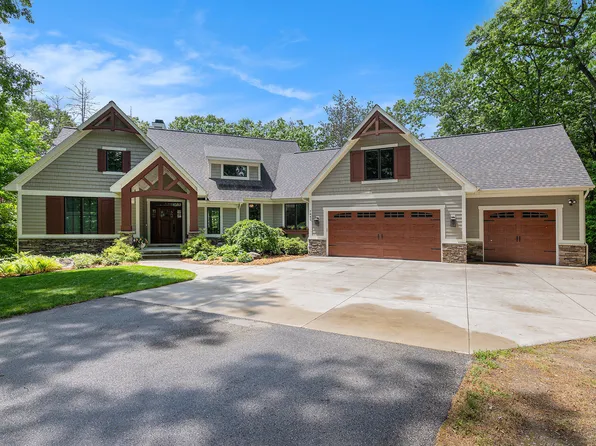 7440 Sunfish Woods Ct, Rockford, MI 49341