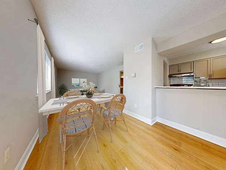 Gulf View Apartments — Photo 68