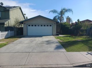 917 Kyner Ave, Bakersfield, CA 93307