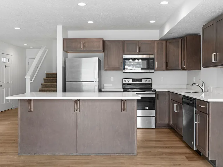 1510 N Michigan Ln — Photo 5