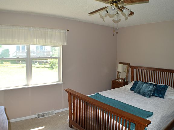 4th image of 203 Millpond Ln