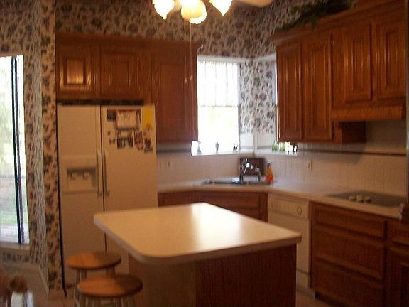 5th image of 30810 Vickie Ln
