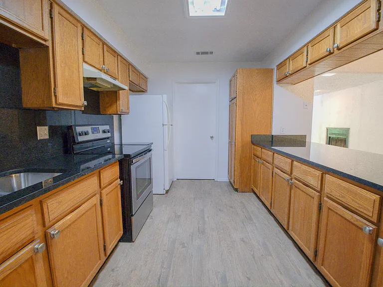 3634 Dexter Ave — Photo 20