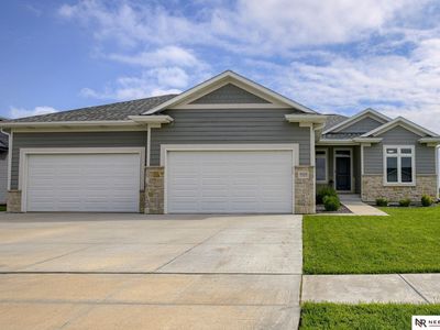 9420 Green Valley Ln, Lincoln, NE, 68516