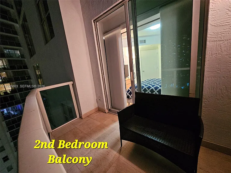 45 SE 5th St #1517 — Photo 32