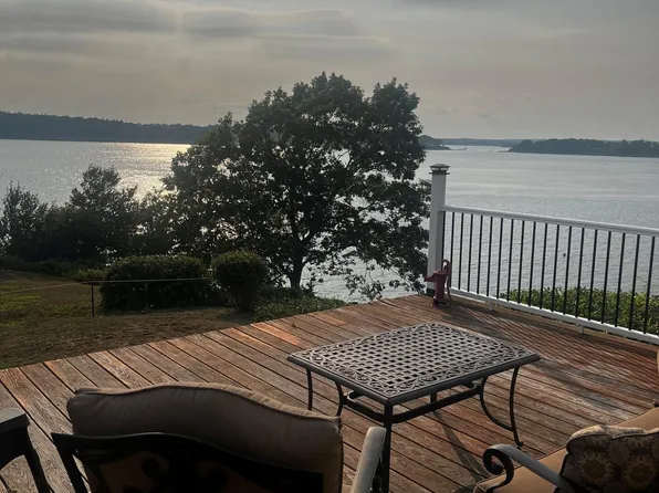100 Island Avenue, Long Island, ME 04050