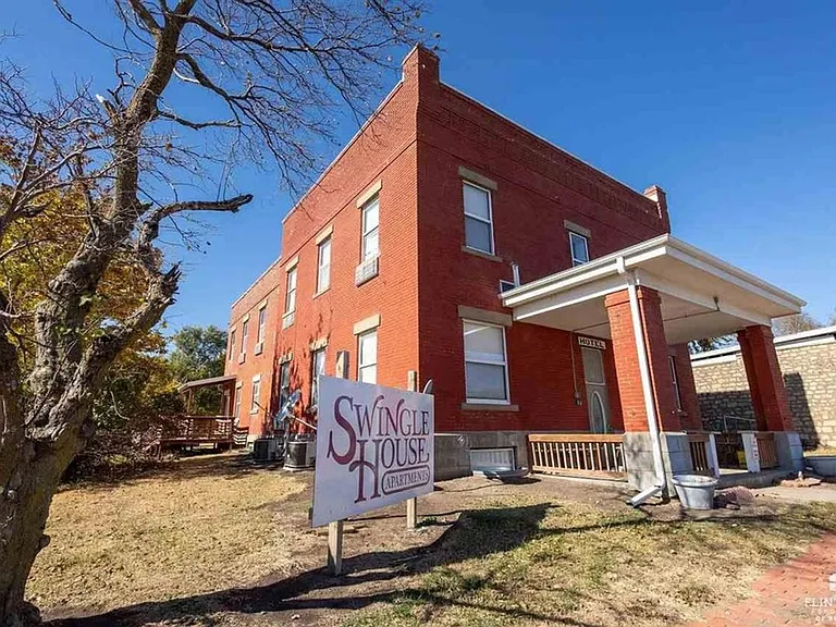 Swingle House Apartments — Photo 12
