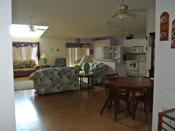 5th image of 641 Benton Dr