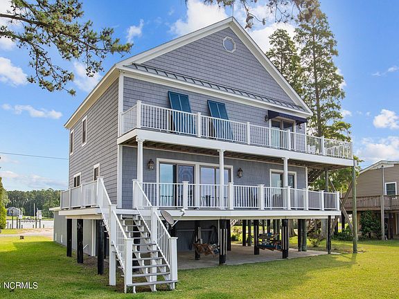 3rd image of 410 Queen Anne Drive