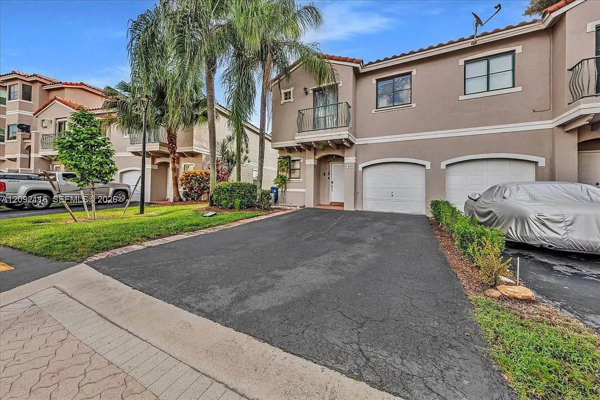 4 bed, 2.5 bath, 1541 sqft, $3,500 — Photo 4
