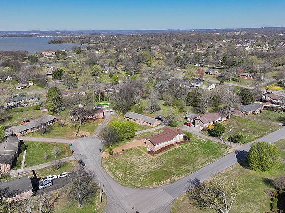 4th image of 160 Paradise Dr