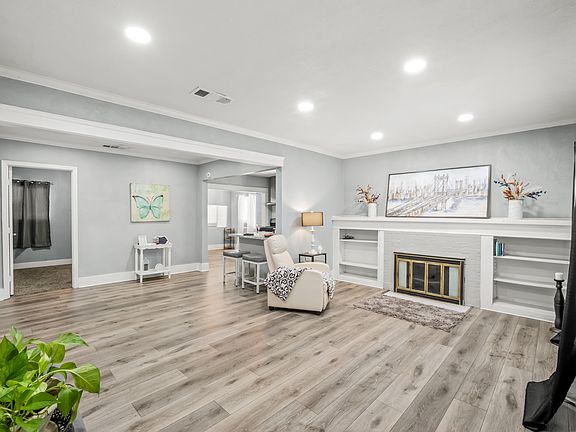 3rd image of 1211 E Clinton Avenue