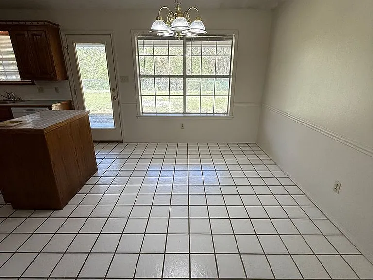 2302 Brookhaven Dr — Photo 13