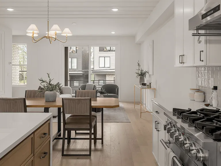 915 Cheatham Pl — Photo 5