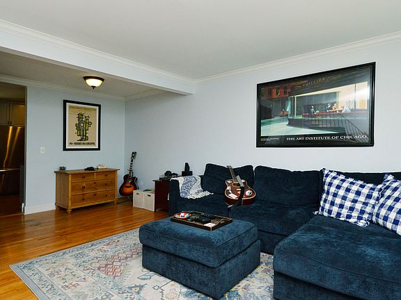 4th image of 1122 W Morse Ave Unit B