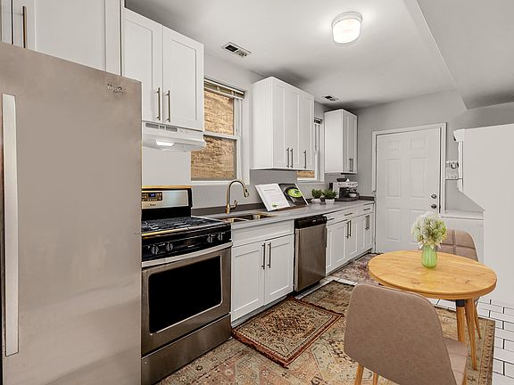 5th image of 2132 W Shakespeare Ave APT 1R