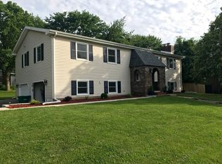 9 Candi Ct, Chatham, IL 62629