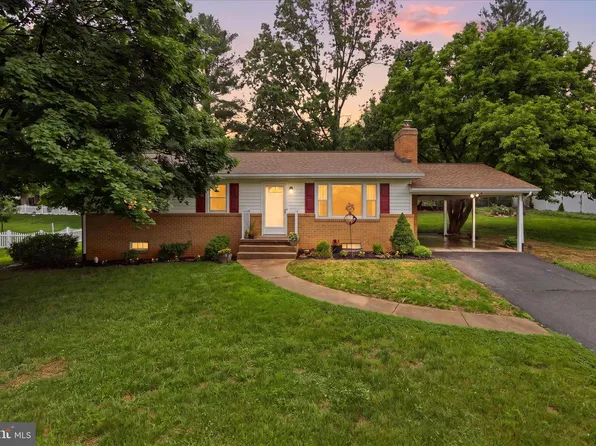 912 Hallford St, Sykesville, MD 21784
