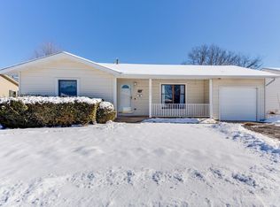 1005 Grissom Trl, Elk Grove Village, IL 60007