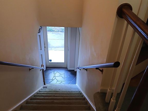 3rd image of 409 Cottonwood Cir