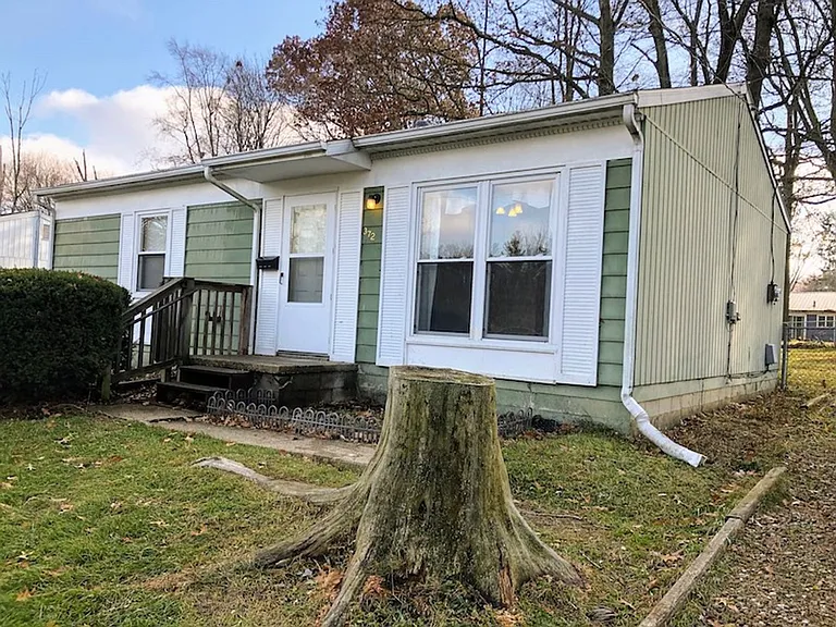 372 Home Ave — Photo 1