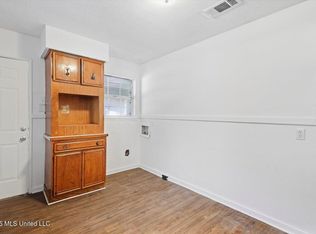 3058 Woodside Dr, Jackson, MS 39212