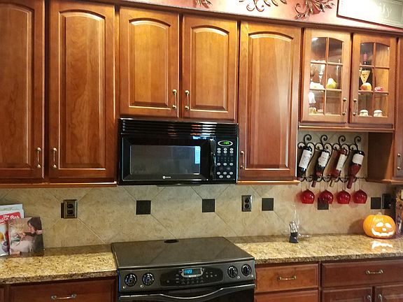 5th image of 13852 Wilmington Ct