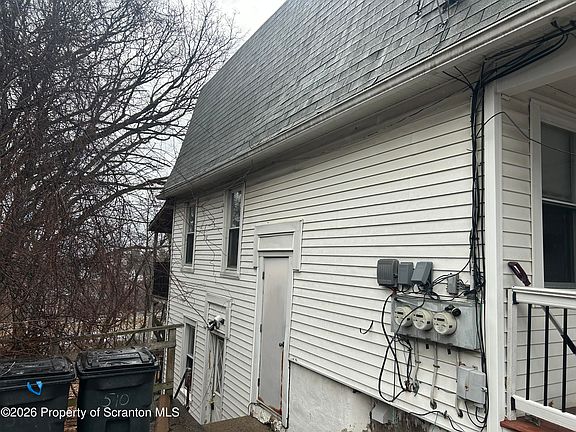 3rd image of 510 Moltke Ave
