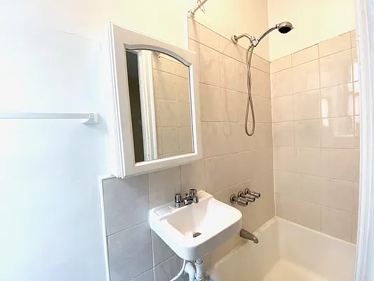 Rented by Living New York | media 22