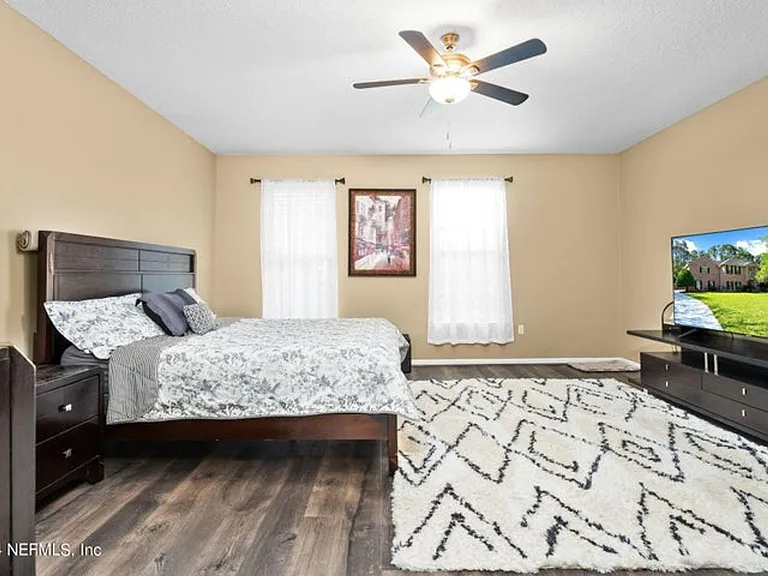 425 Oak Pond Dr — Photo 34