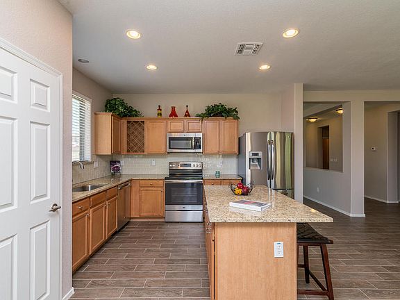 5th image of 6920 S Pearl Dr