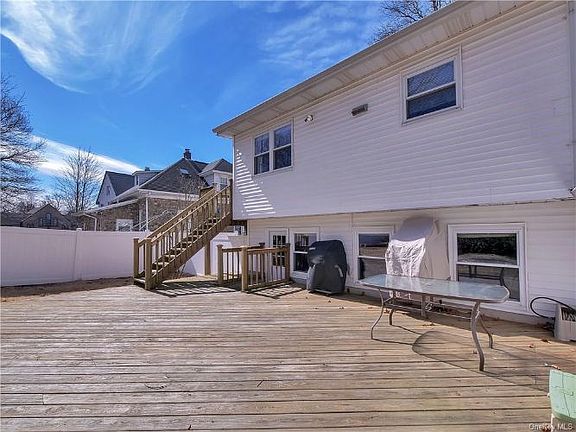 4th image of 144 N Main St