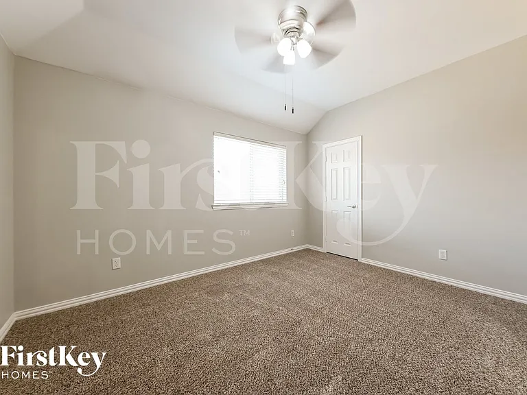 3108 Silver Creek Dr — Photo 11