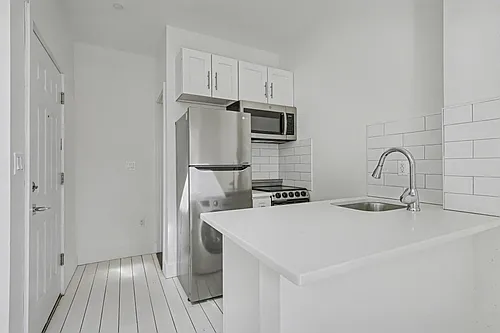 317 E 5th St #5B Photo 1