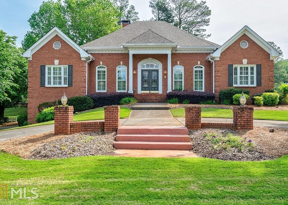 1st image of 811 Leila Ln