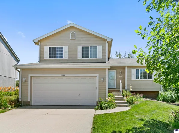 7559 Bondesson St, Omaha, NE 68122