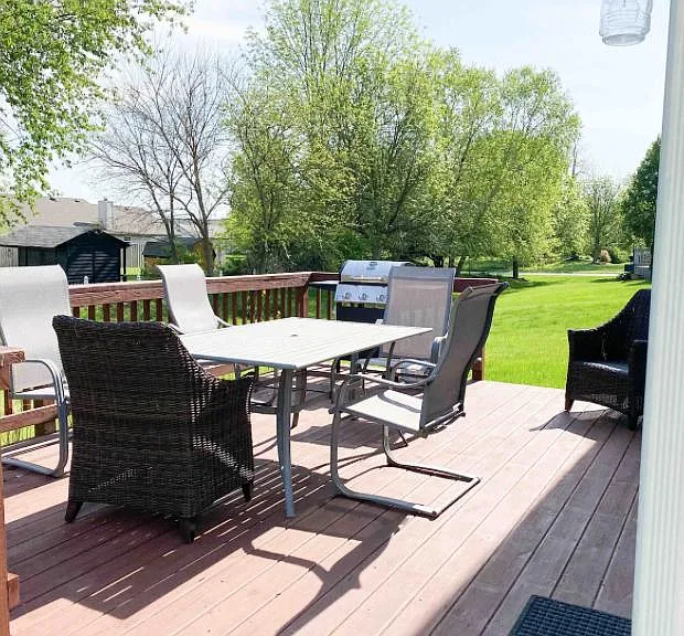 458 Vernon Pl — Photo 17
