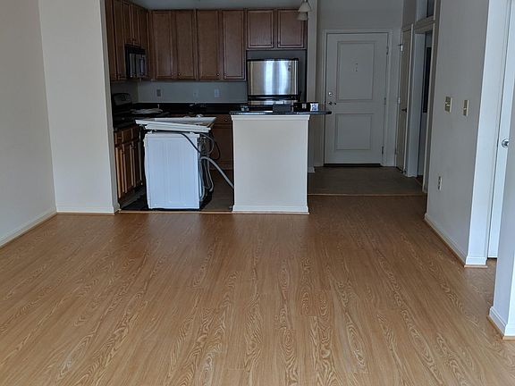 2nd image of 2655 Prosperity Ave APT 330