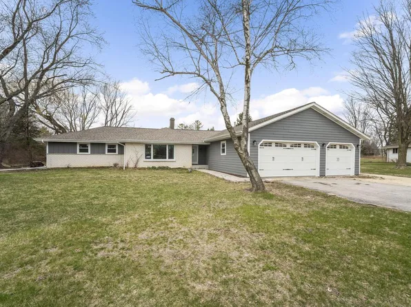 1622 Sharon LANE, Grafton, WI 53024