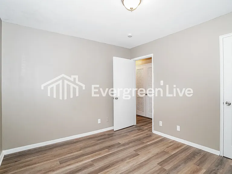 4420 Allen Dr — Photo 9