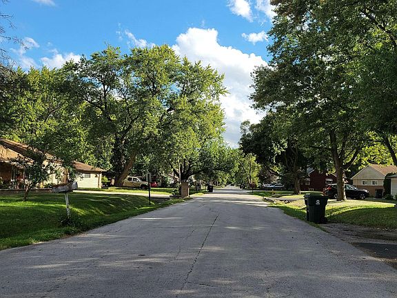 4th image of 15461 Ridgeway Ave