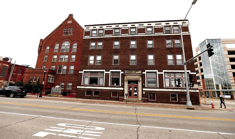 1st image of 125 W 9th St #101
