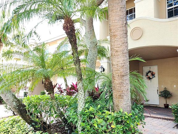 2nd image of 4521 Artesa Way